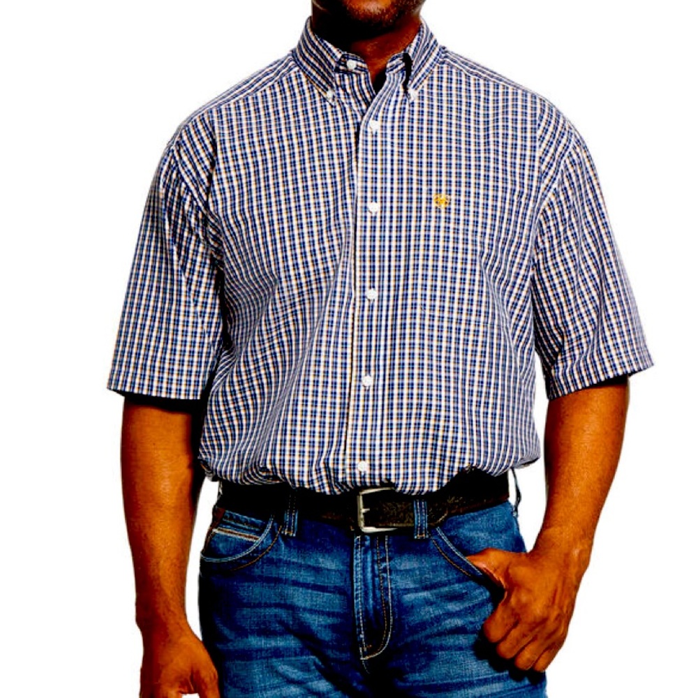 Ariat Men’s Large Wrinkle Free Prattville Classic Fit Shirt originally Like New
